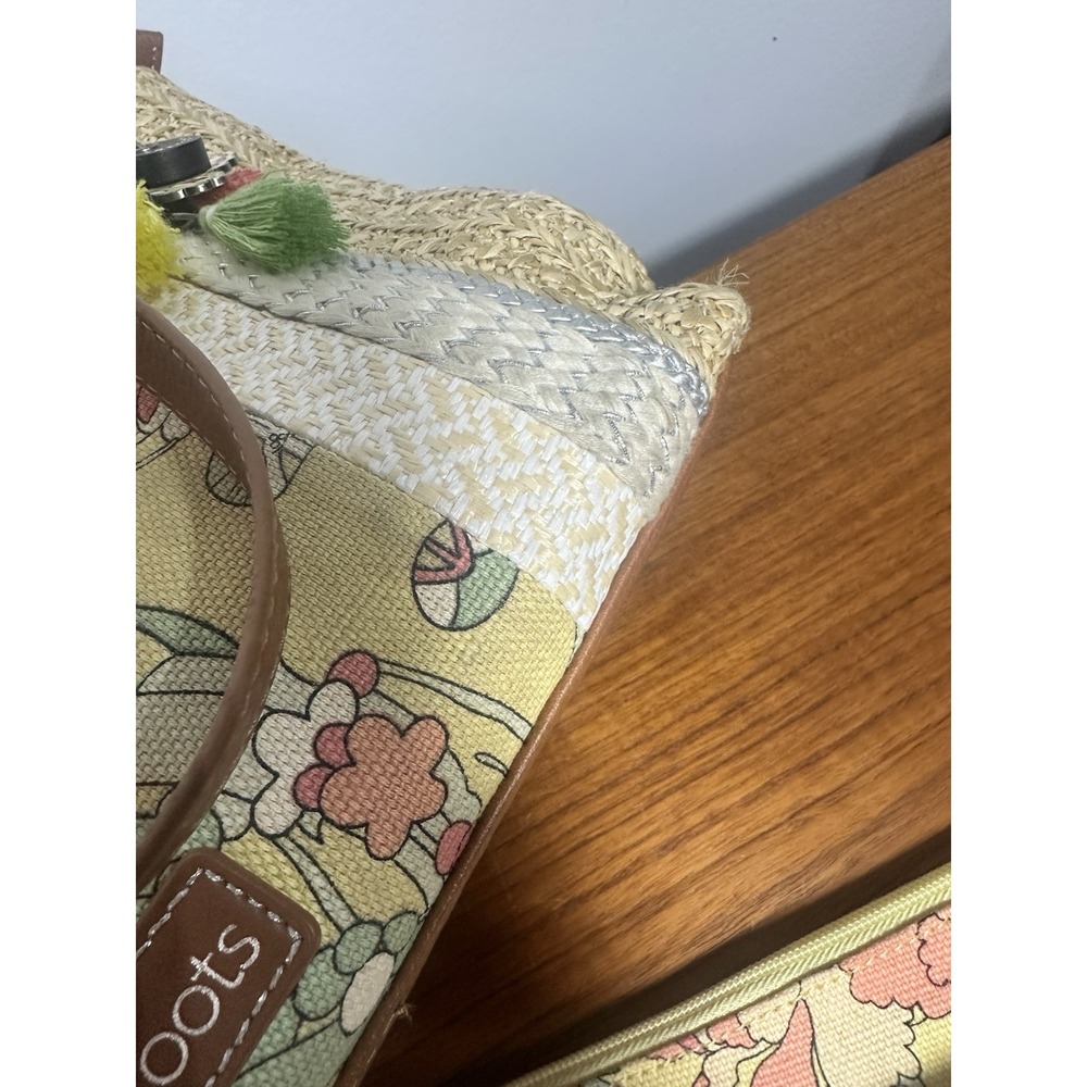 SAKROOTS Meadow Sunlight Tote With Wallet And Makeup Bag - Picture 11 of 12